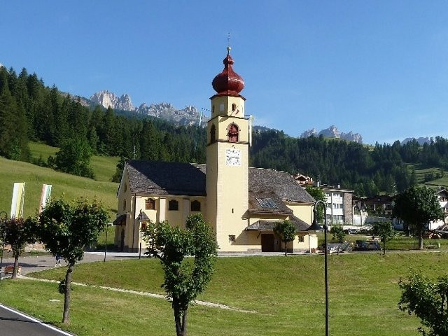Chiesa dei Santi Pietro e Paolo-Soraga必去景点