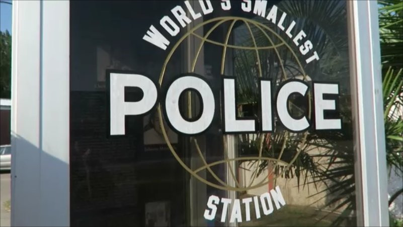 World’s Smallest Police Station景点图片