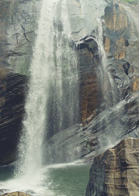 Huluganga Ella Falls景点图片