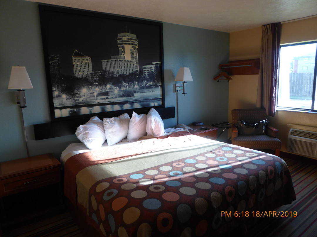 Super 8 by Wyndham Park City/North Wichita Area主图