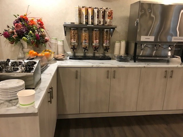 Coast Abbotsford Hotel & Suites主图