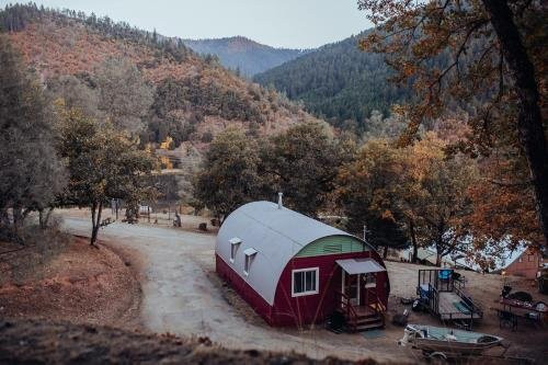 Lakeview Terrace Resort主图