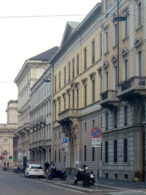 Palazzo Bocconi-Rizzoli-Carraro-米兰必去景点