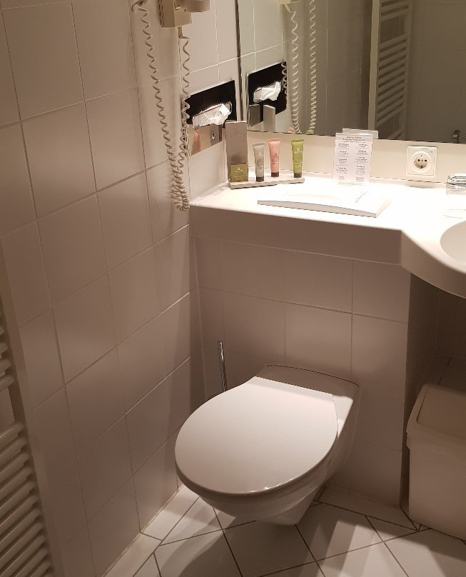 灵登霍夫餐厅&高尔夫酒店主图