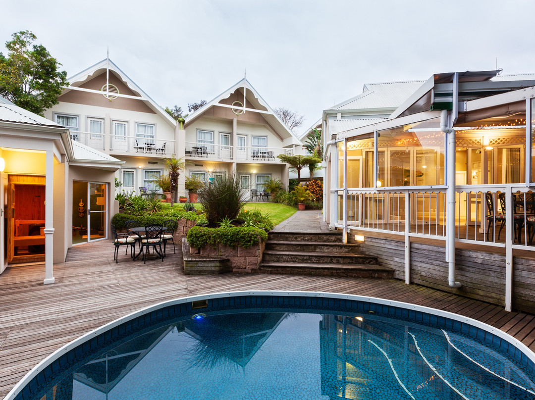 东伦敦酒店住宿-魁瑞湖旅馆