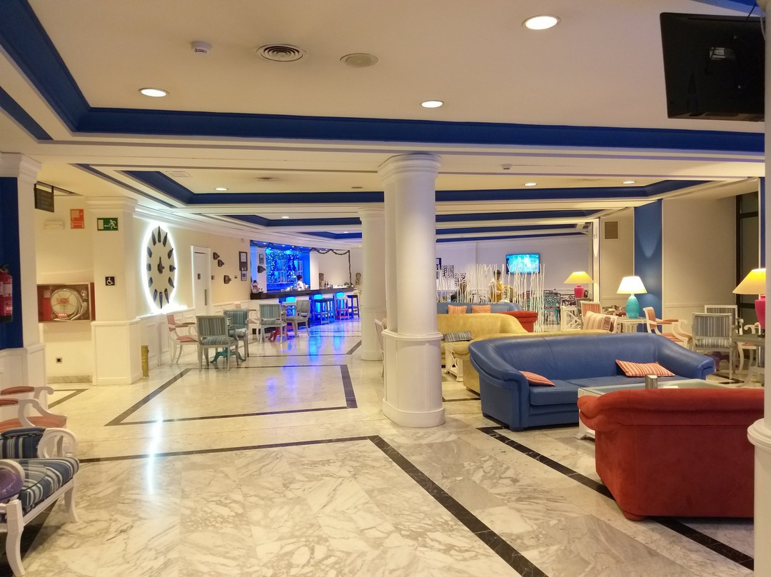 特瑞普梅里达美狄亚酒店主图