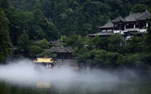 中国大熊猫保护研究中心都江堰基地-都江堰市必去景点