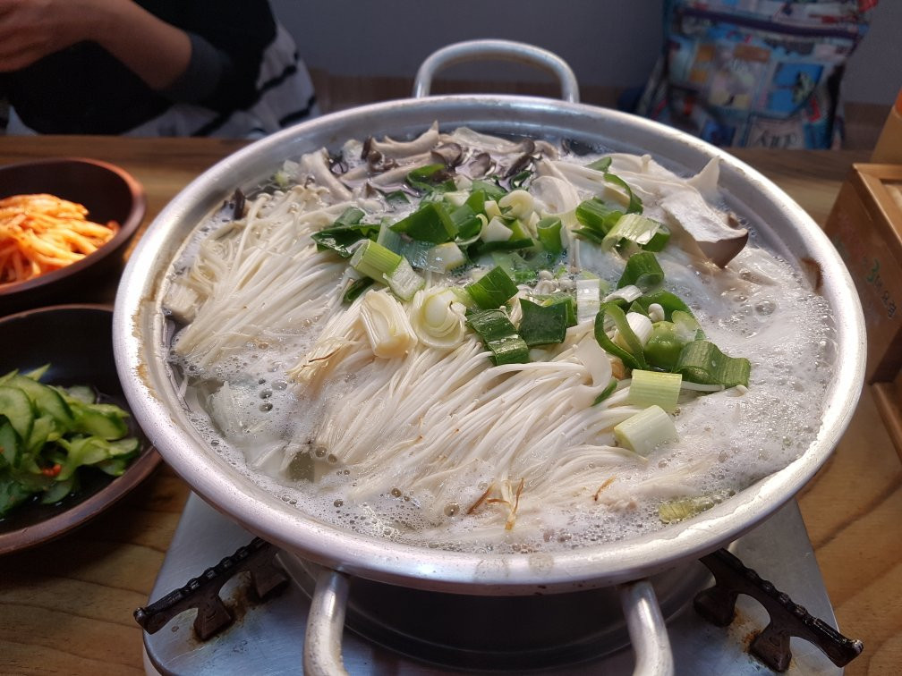 铁原郡餐馆和美食-Samjeong Bean Village du Bu House