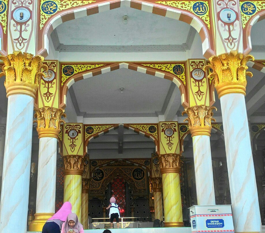 Roudhotul Muchlisin Mosque景点图片
