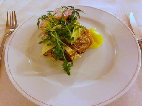 艾尔庞特酒店主图