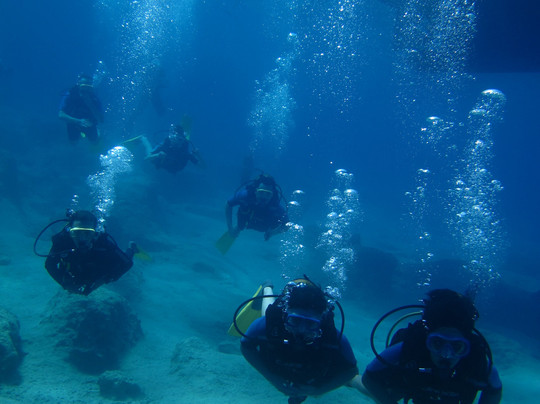Blue Team Diving Center-卡斯必去景点