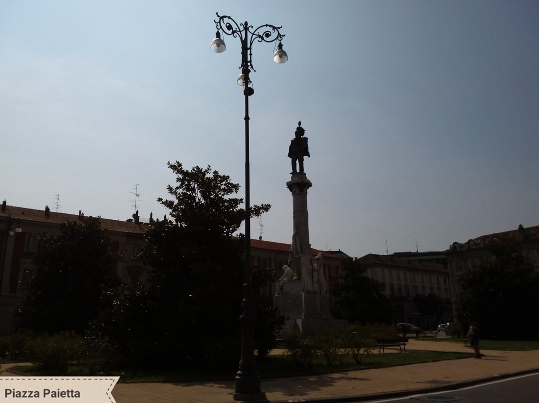 Piazza Pietro Pajetta Nedo景点图片