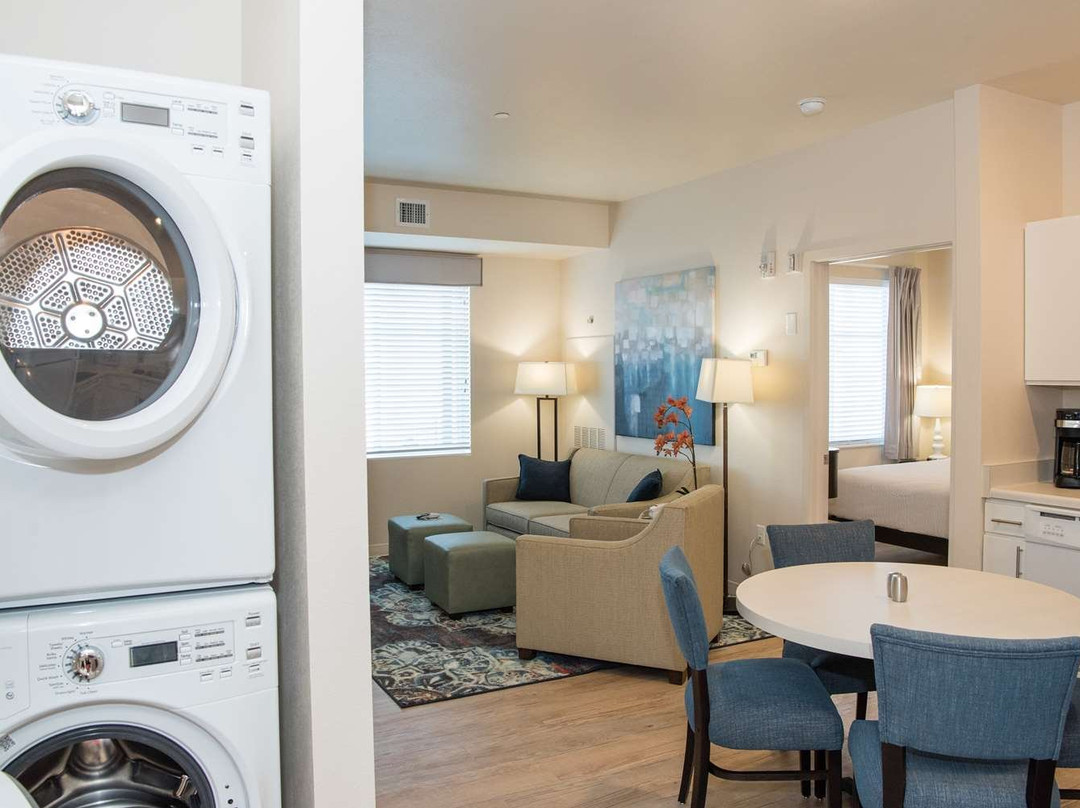 Pacific Gardens Inn主图