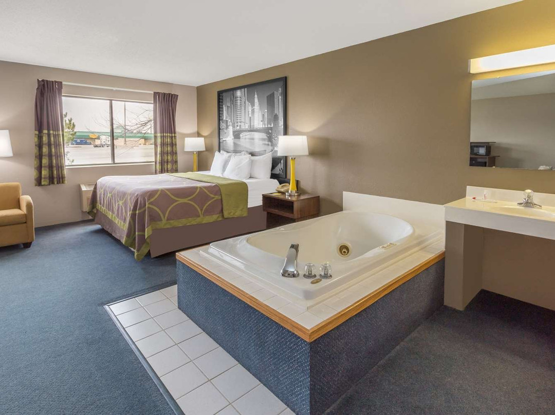 Super 8 by Wyndham Hebron Lowell Area主图