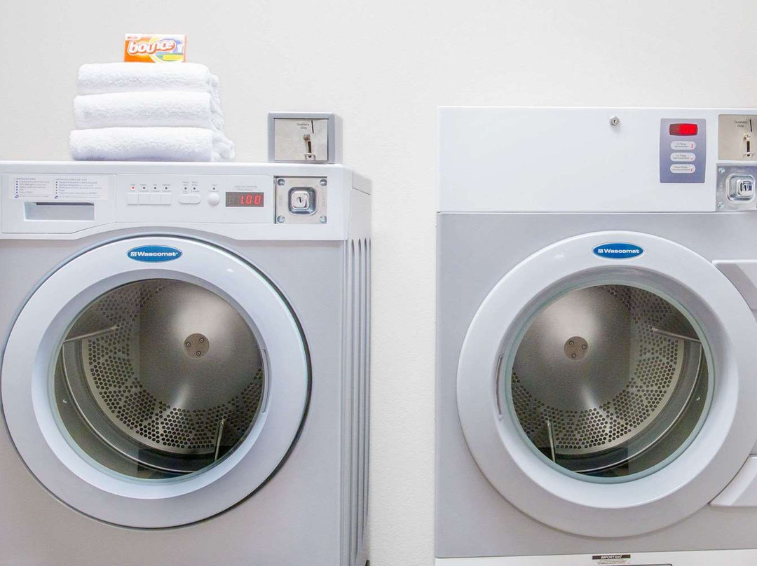 Microtel by Wyndham Vernal / Naples主图