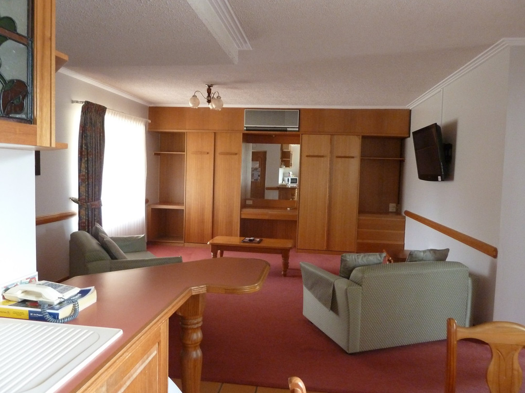 McNevin's Warwick Motel主图