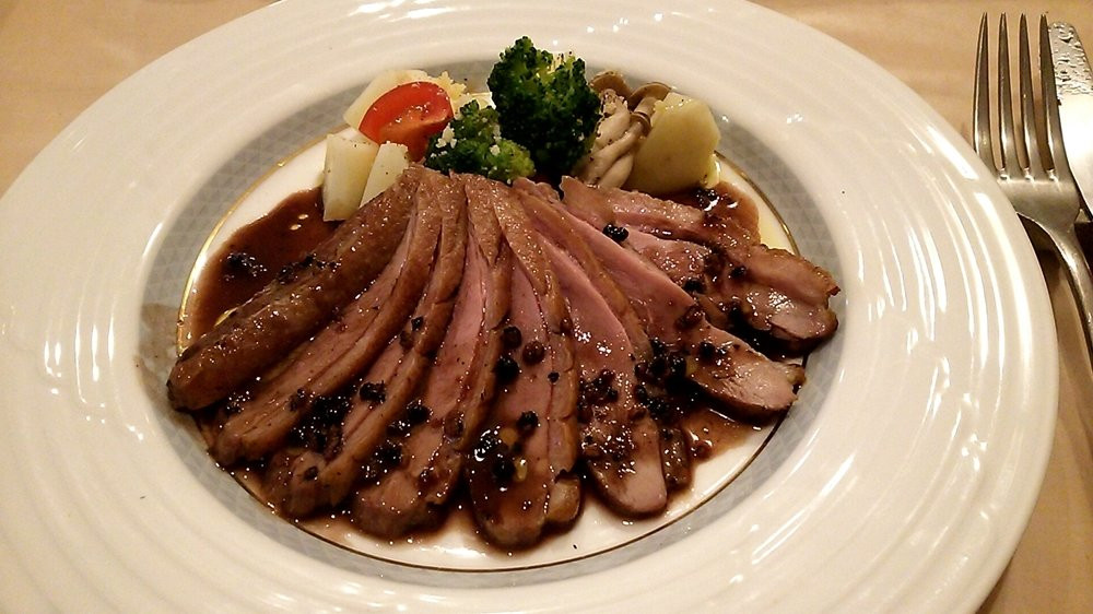 トラットリアグストーソ