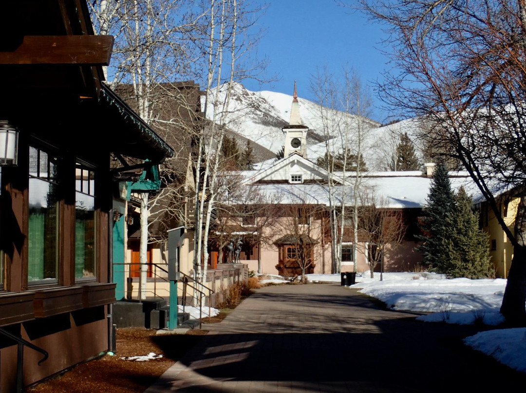 太阳谷酒店主图