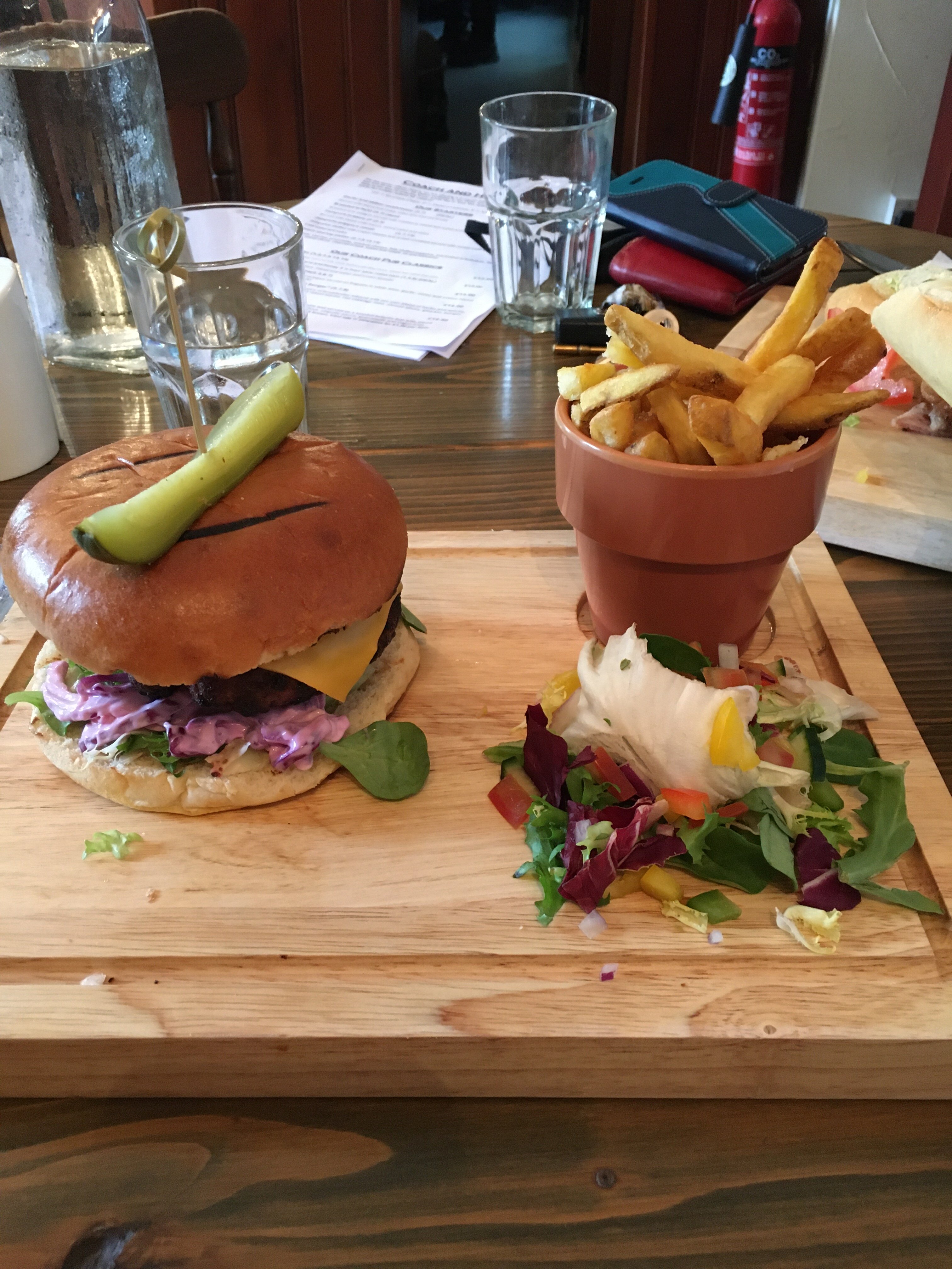 The Coach and Horses-官方