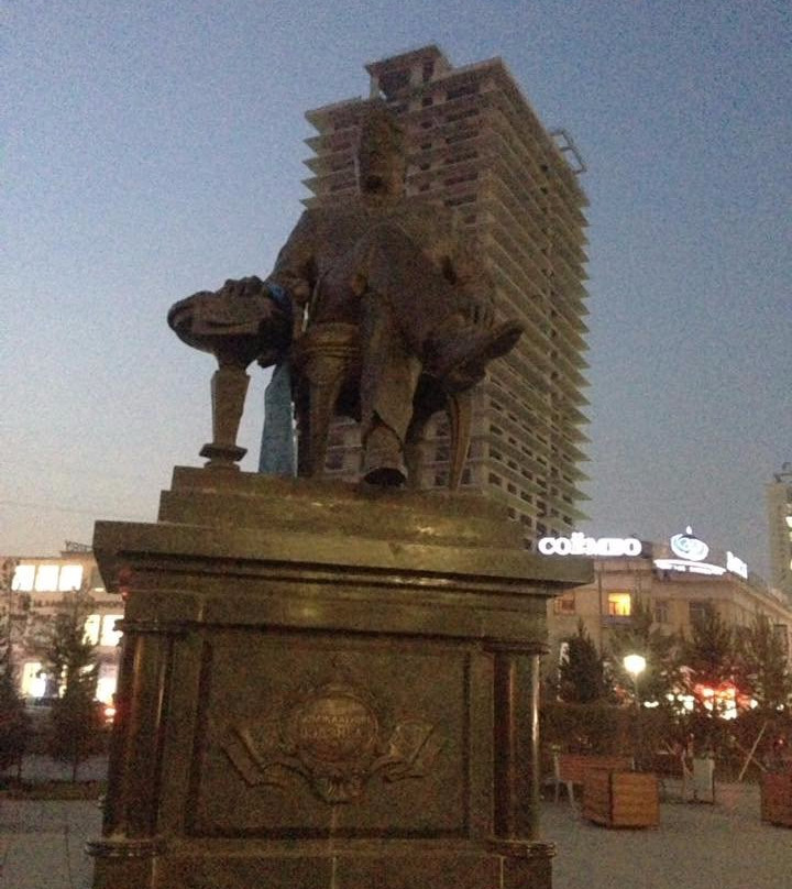 Yumjaagiin Tsedenbal Statue-乌兰巴托必去景点