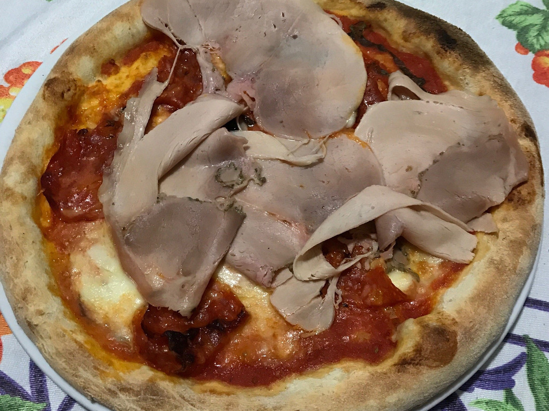 Miki Pizza