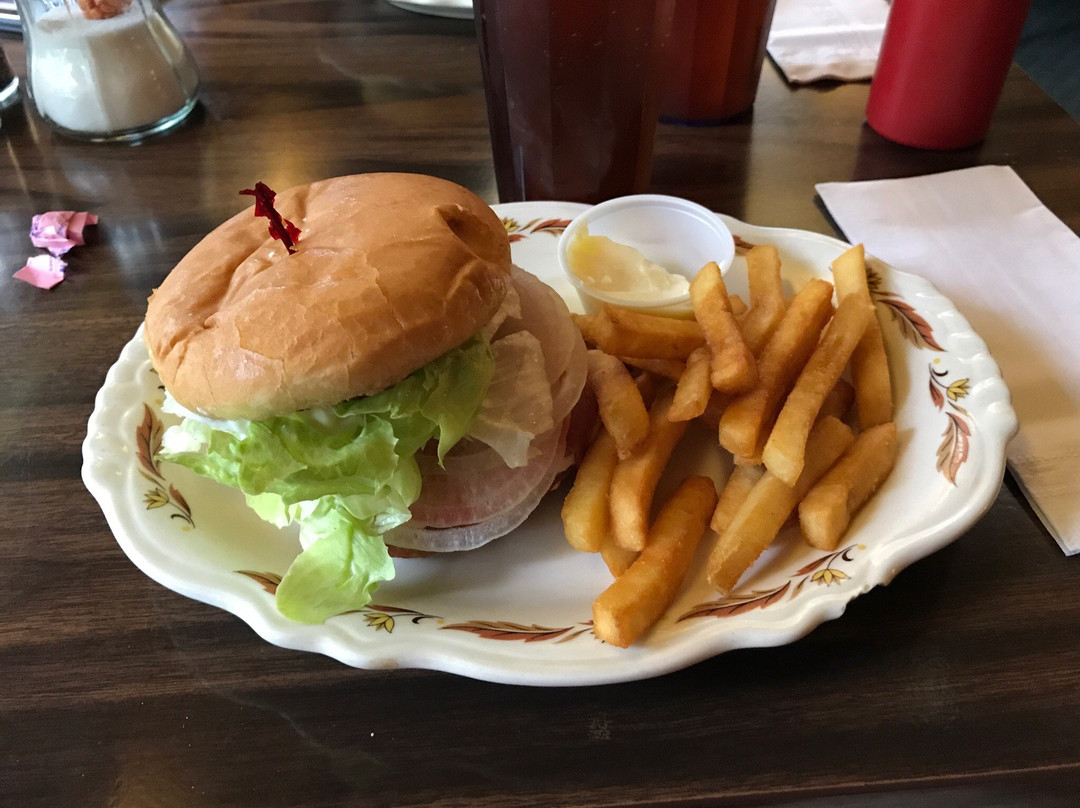 H & H Lakeview Restaurant