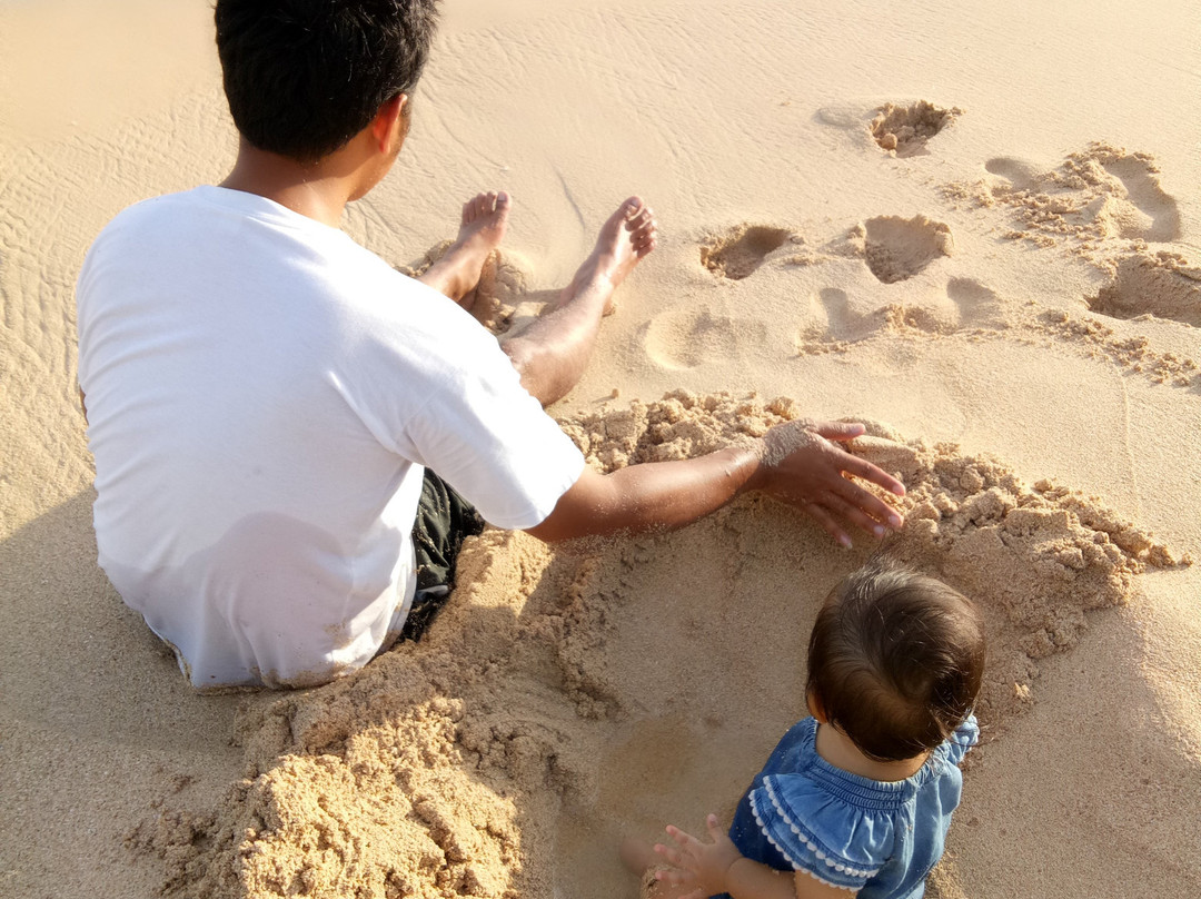 Watulawang Beach景点图片