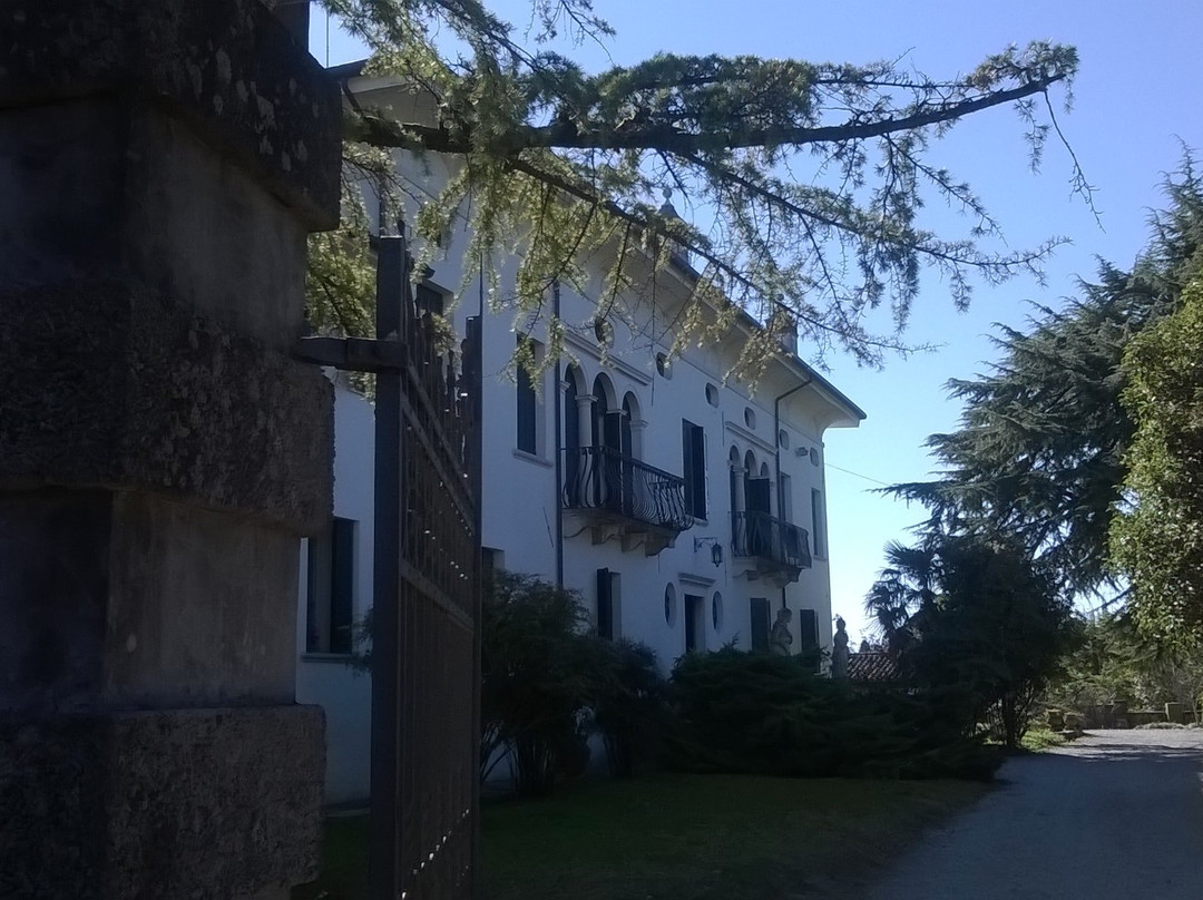 Villa Rigutti, Policreti-波代诺内必去景点