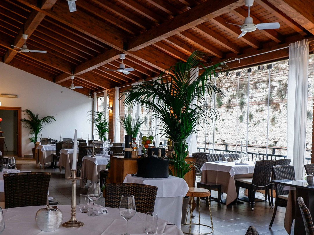 Porta Lion Ristorante