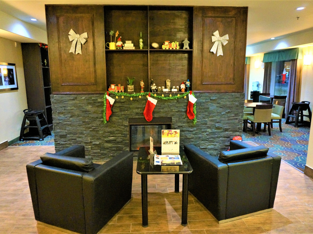 Holiday Inn Express Yorkton East By IHG主图