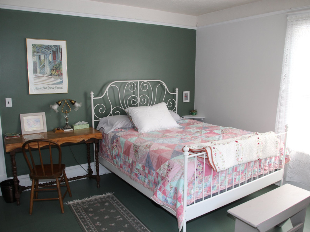 Century House of Salem Bed and Breakfast