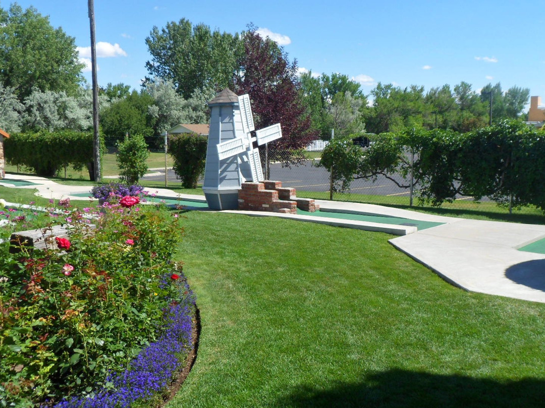 Valley View Garden Golf-大瀑布市必去景点