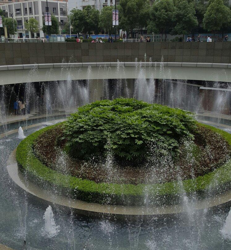 武汉国际广场购物中心-武汉市必去景点