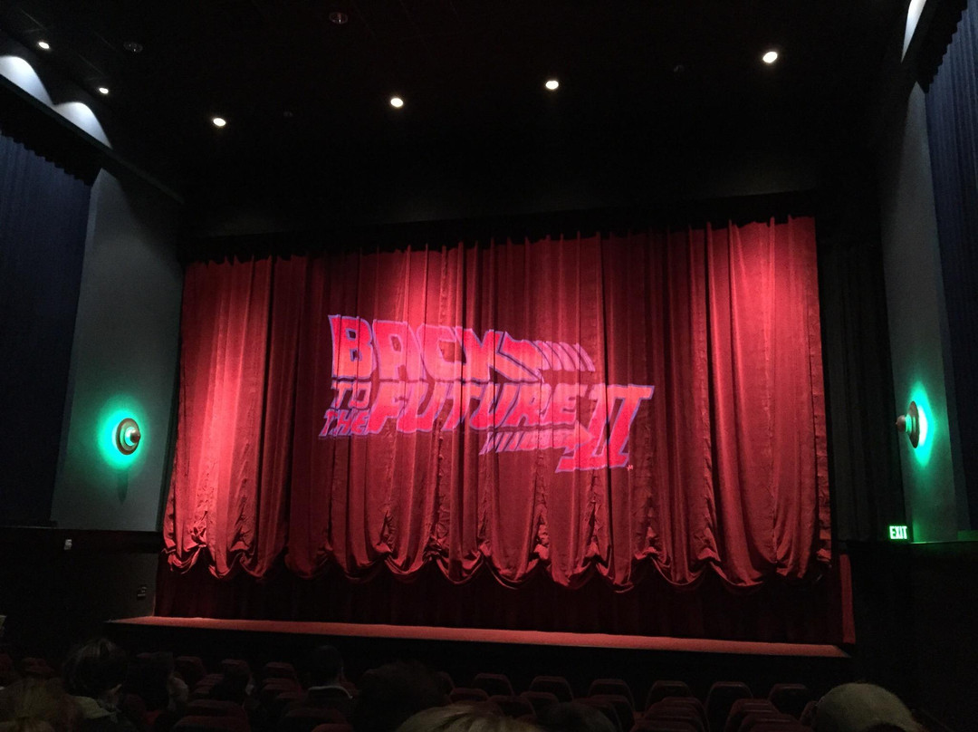 The Vogue Theatre景点图片