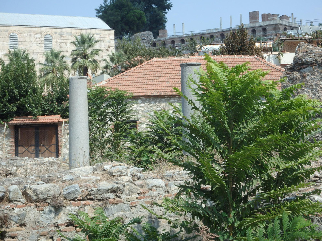 Ruins of an Old Hamam-塞尔丘克必去景点