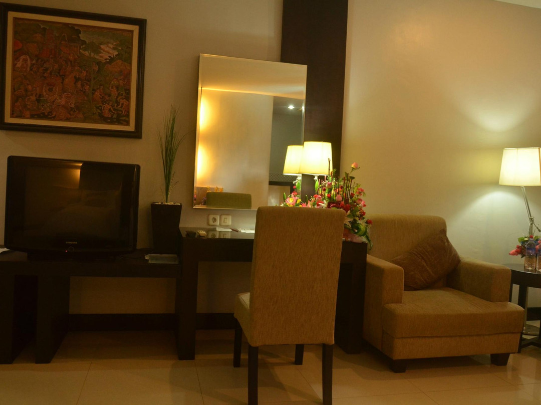 苏里亚酒店主图