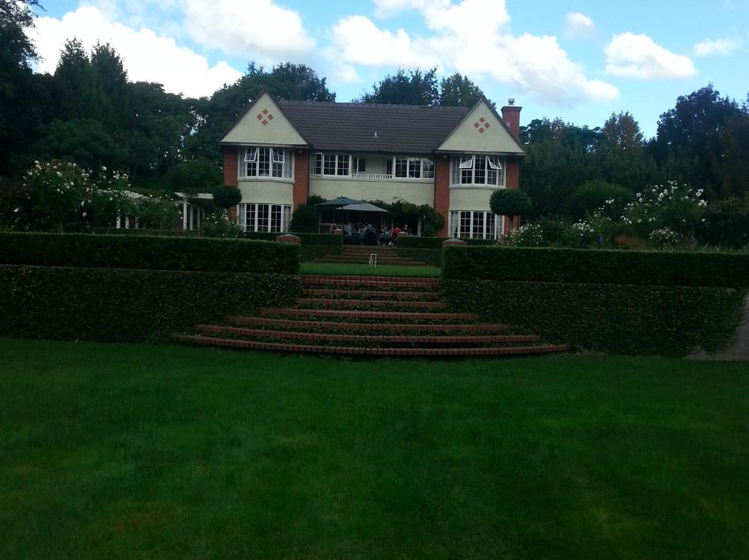 Moondance Manor Gardens景点图片