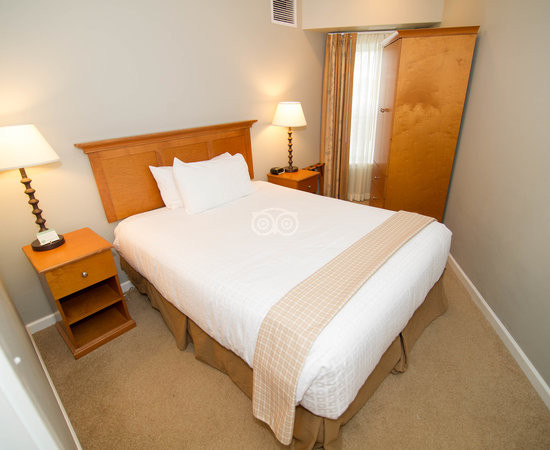 河流潮汐套房酒店