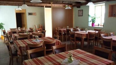 Podgrad酒店住宿-Pri Pozarju