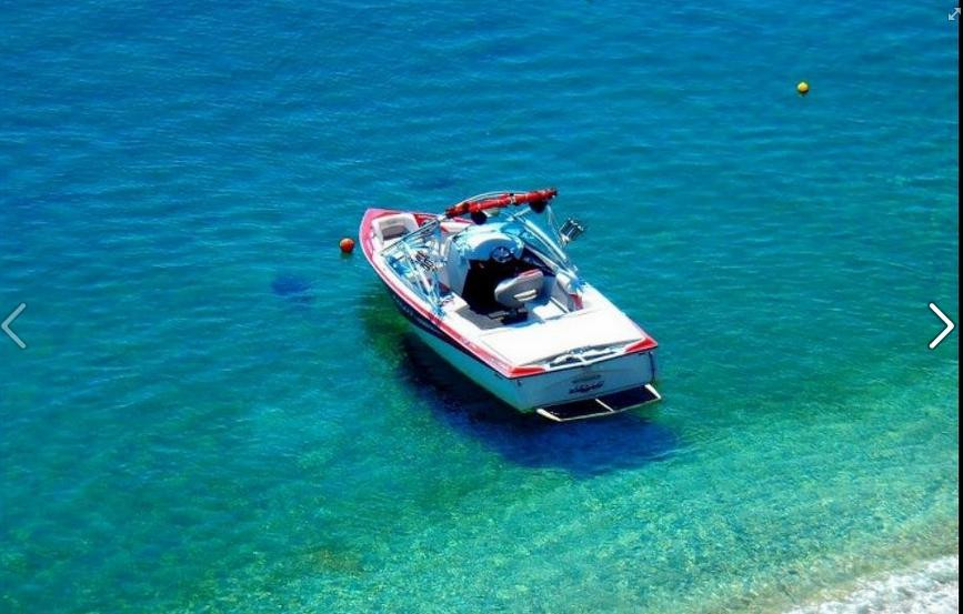 Pits Watersports-米洛斯岛必去景点