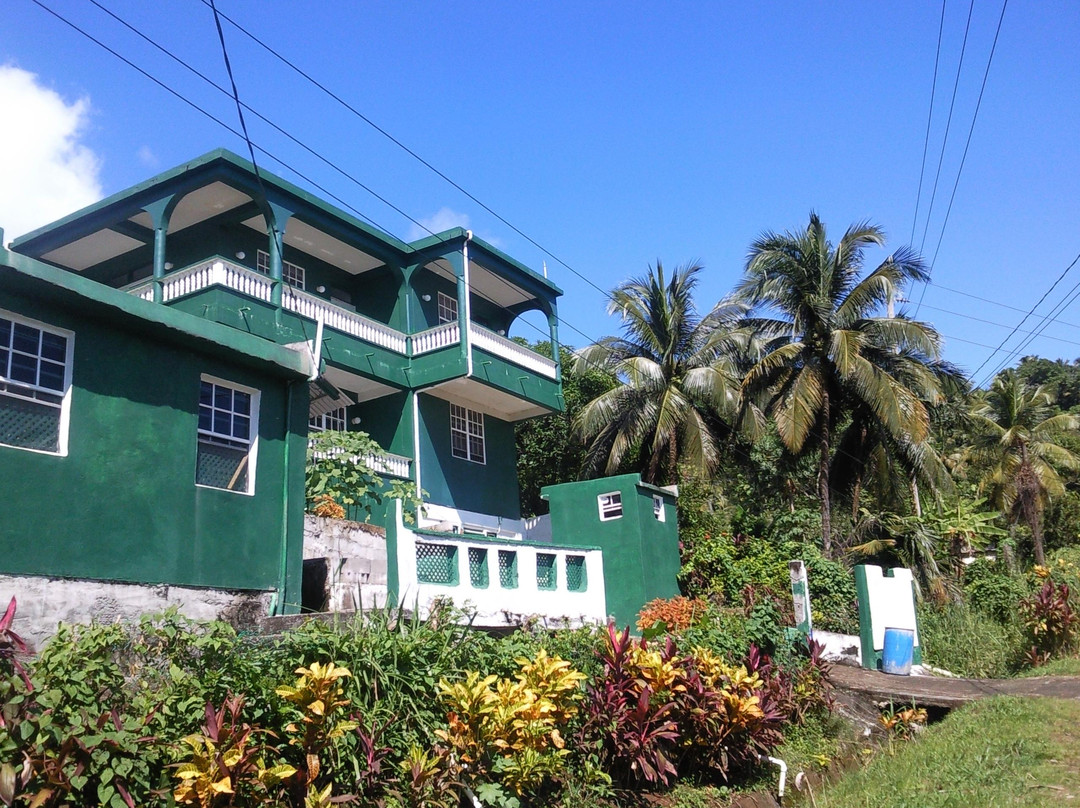 Castle Bruce酒店住宿-Brian's Apartment