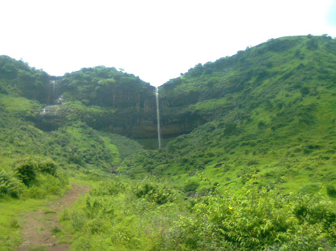 Pandavkada Falls景点图片