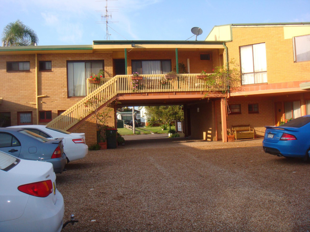 Lake Front Motel主图