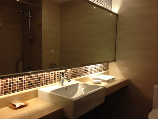 珠海L酒店（拱北口岸莲花路店）主图