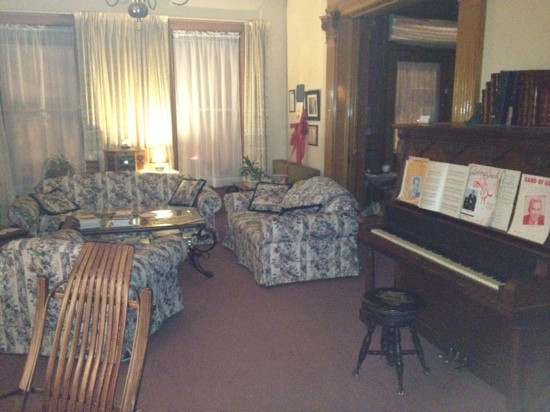 老法官大厦酒店主图