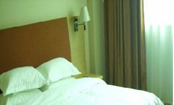 莫林酒店(长沙五一广场窑岭湘雅二医院地铁站店)-客卧