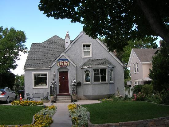 Amid Summer's Inn Bed and Breakfast
