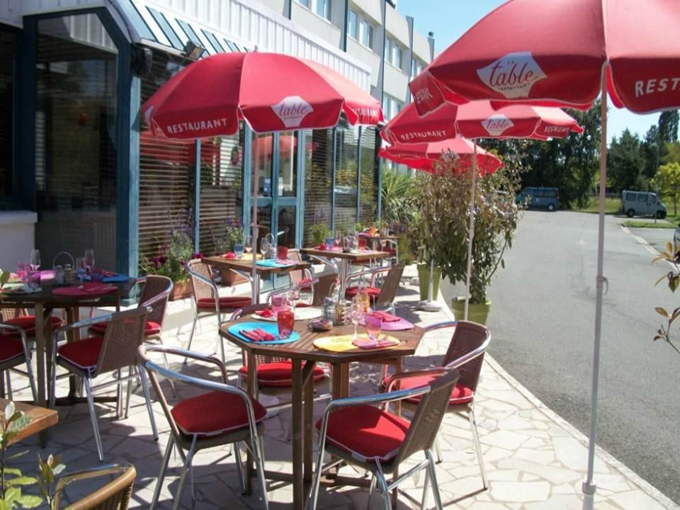 La Table Rouge