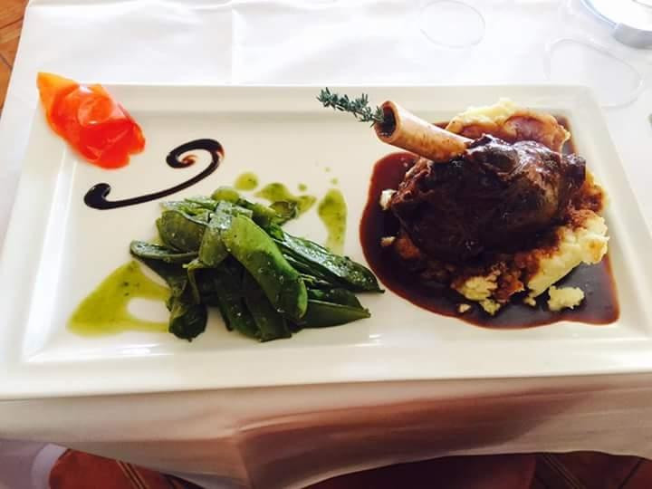 Santa Lucia di Moriani餐馆和美食-U Lampione