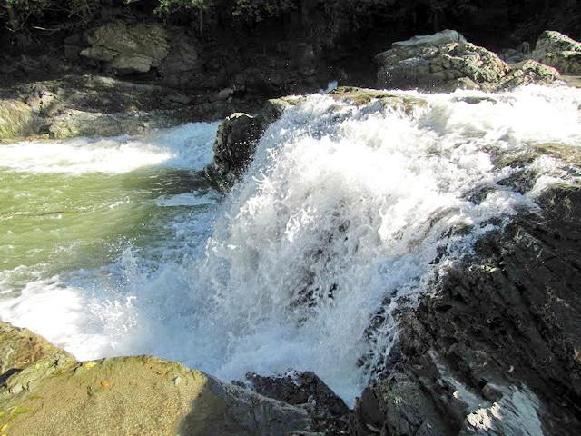 Kolomyia旅游景点-Silver Falls